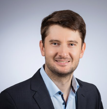 أ. محمد خالد | مدير تنفيذي في مجموعة يبوس